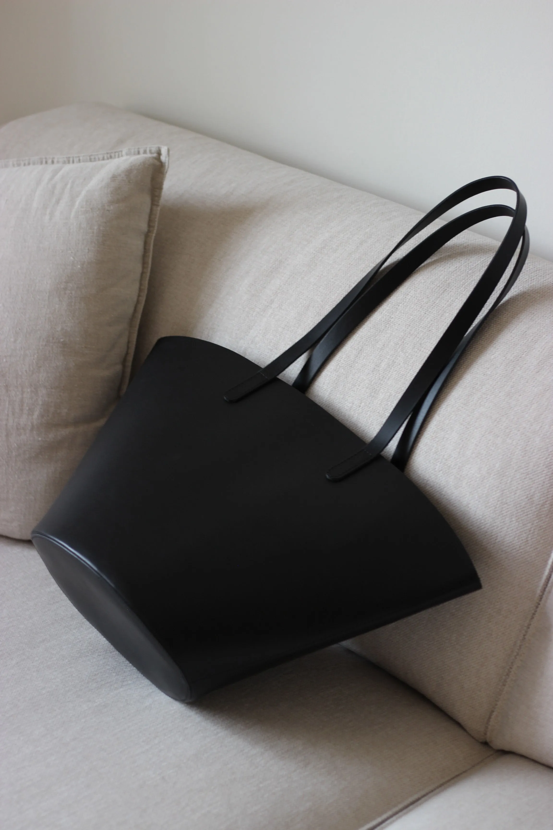 Curve tote bag black