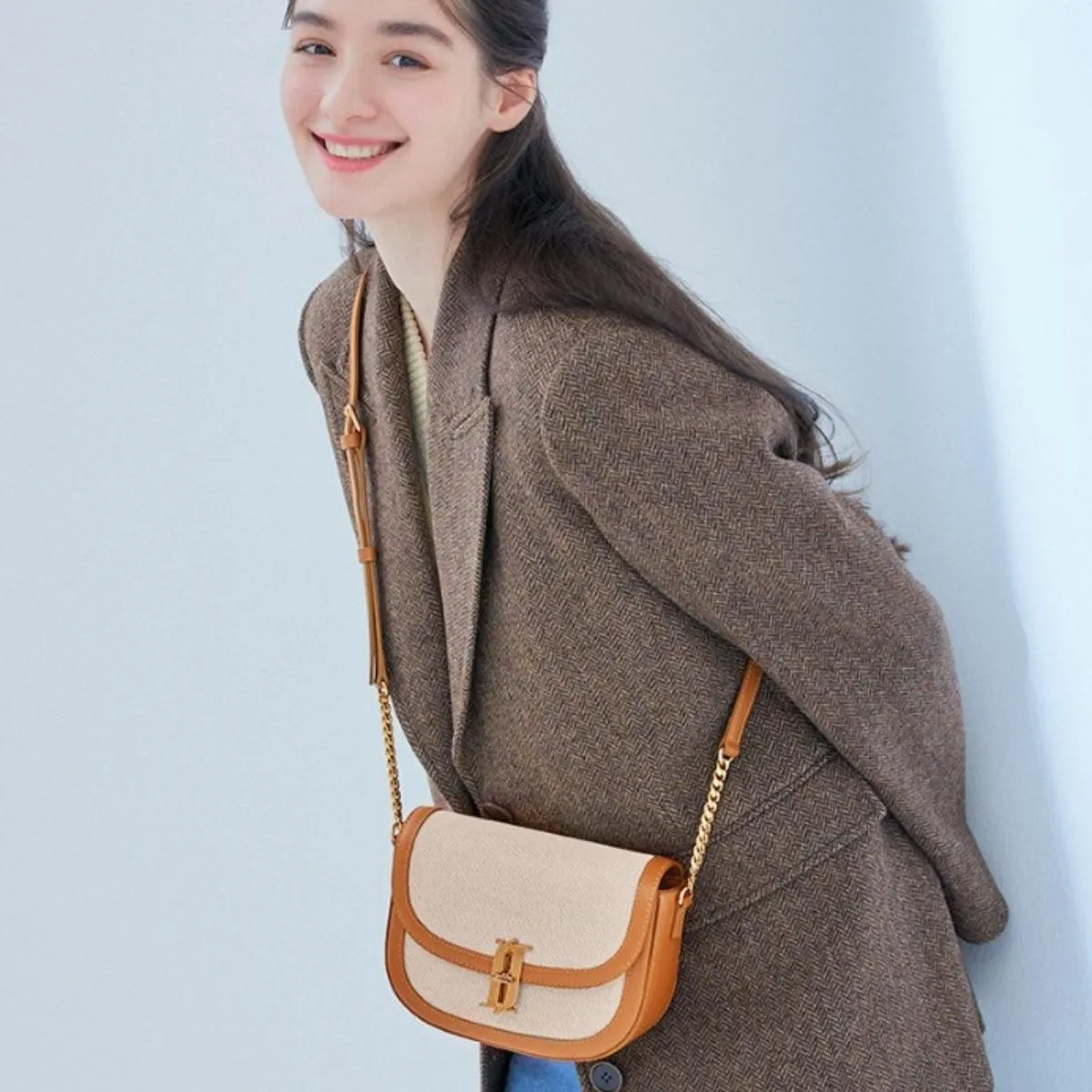 J.ESTINA JOELLE Canvas SM Cross TA JHNCHE2BS833TA270 Crossbody Bag Shoulder Bag Canvas Tanned Leather Combi Park Min-young Bag