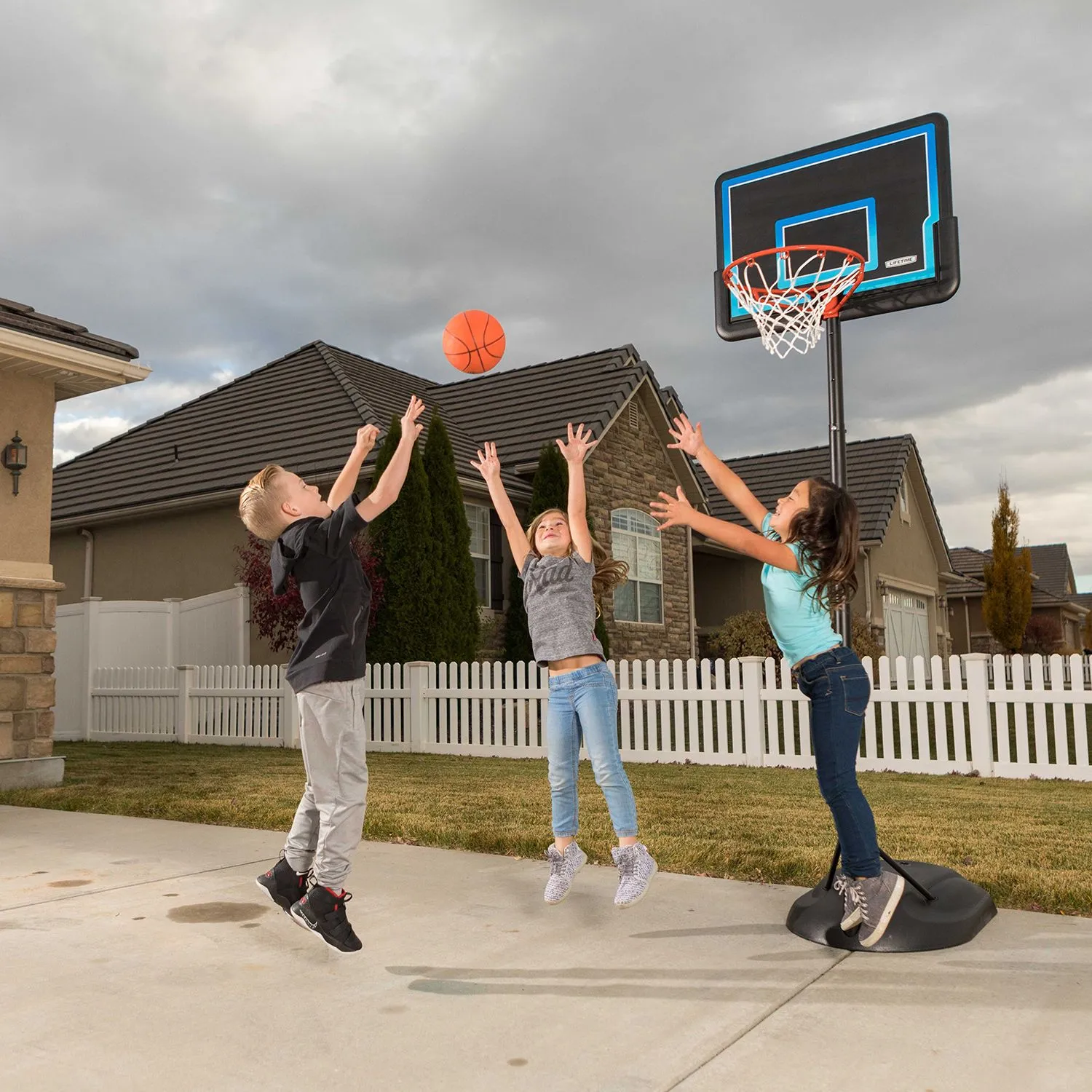 Lifetime 32'' Rookie Youth Portable Basketball System